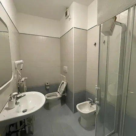 Queen Venice Train Station Noemi & Angel アパート